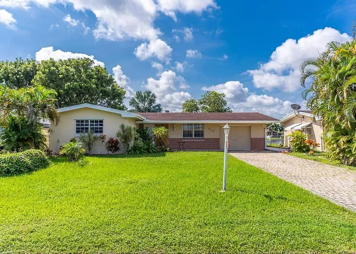 Private Lakefront Home In Miami/Pembroke