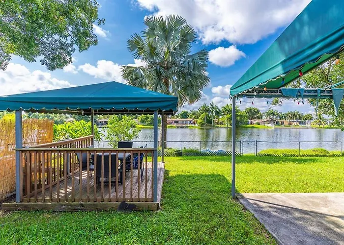Private Lakefront Home In Miami/Pembroke