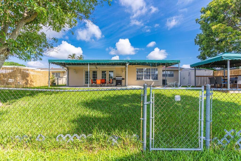 Private Lakefront In Miami/pembroke *