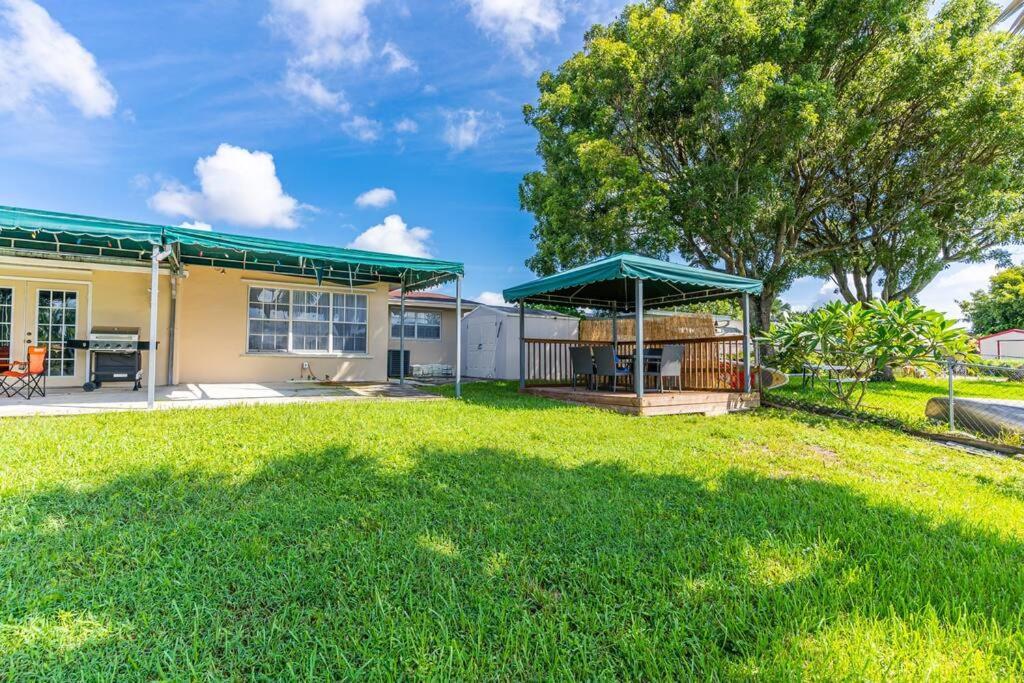 Private Lakefront In Miami/pembroke Holiday home Pembroke Pines