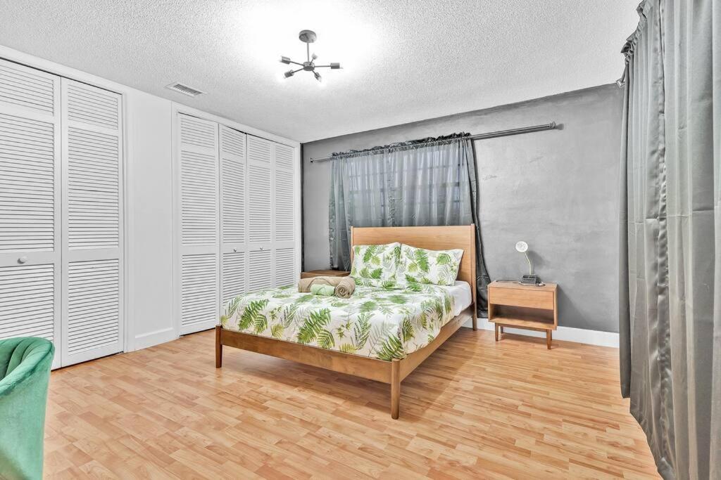 Holiday home Private Lakefront In Miami/pembroke *