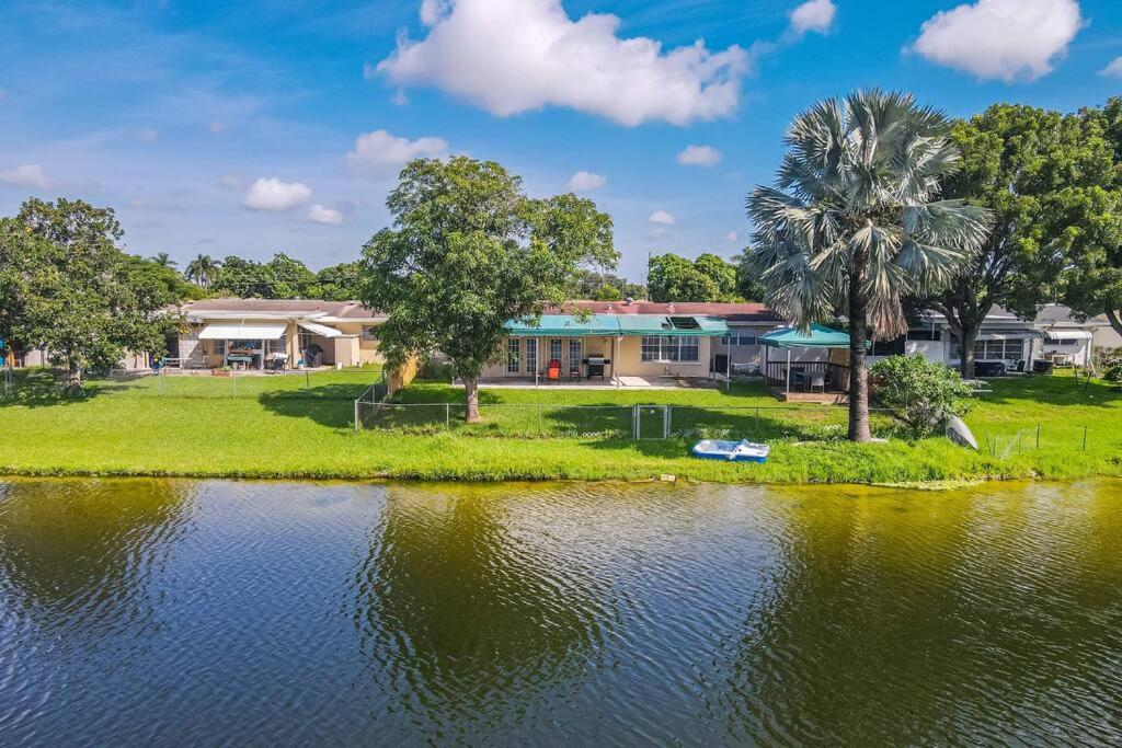 Holiday home Private Lakefront In Miami/pembroke *