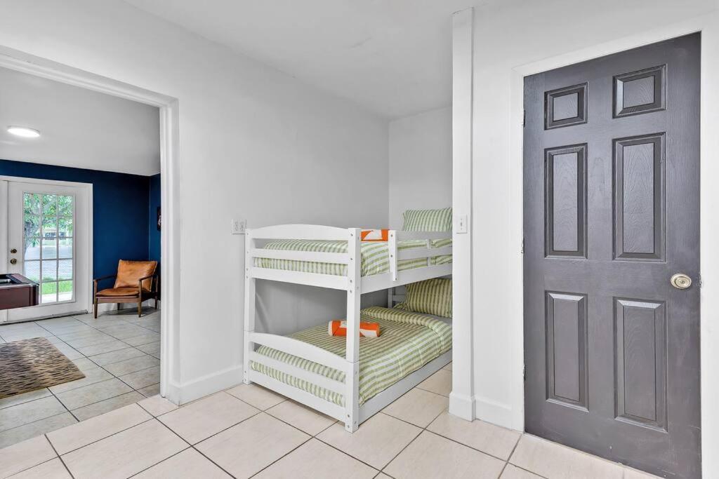 Holiday home Private Lakefront In Miami/pembroke *